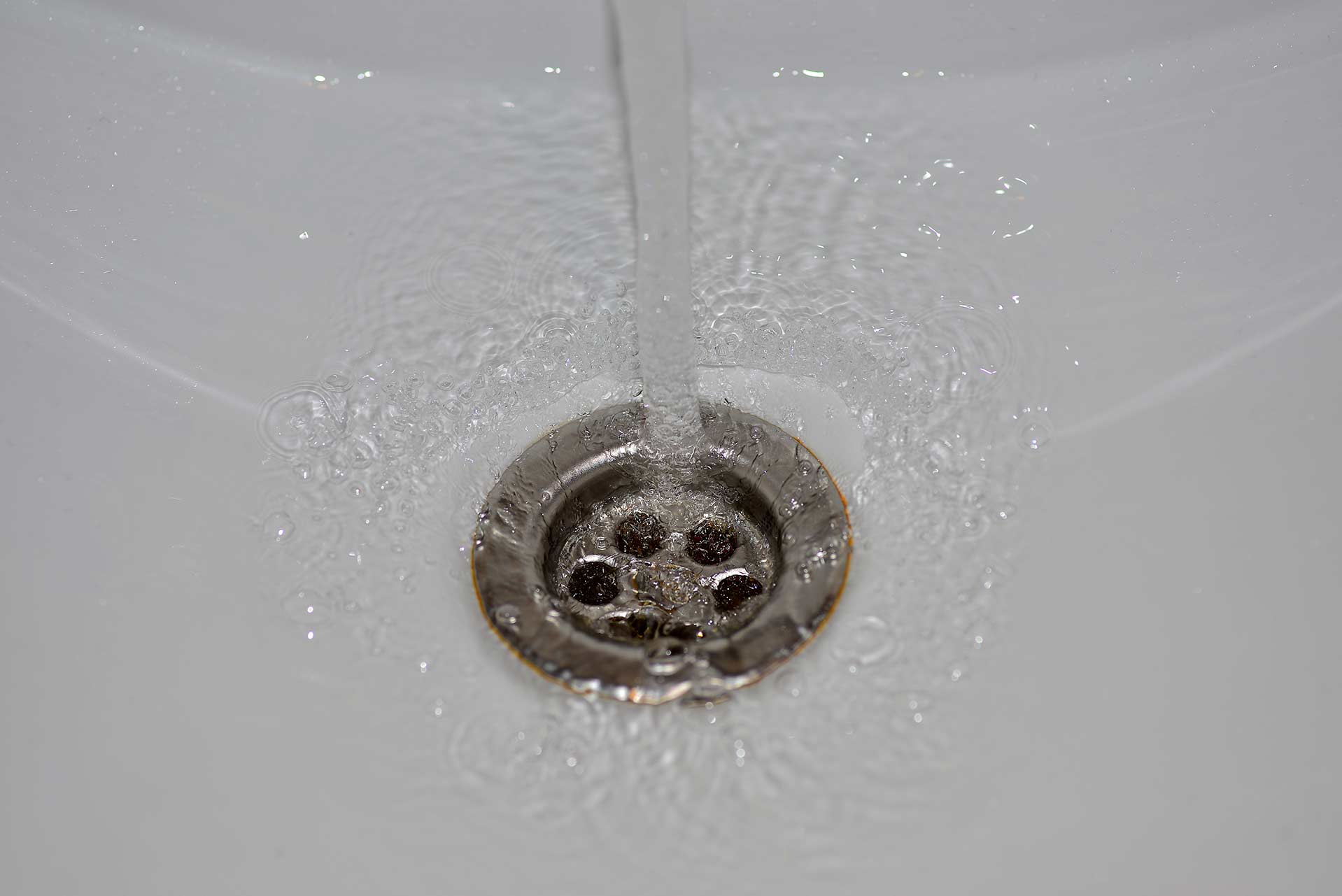 A2B Drains provides services to unblock blocked sinks and drains for properties in St Neots.